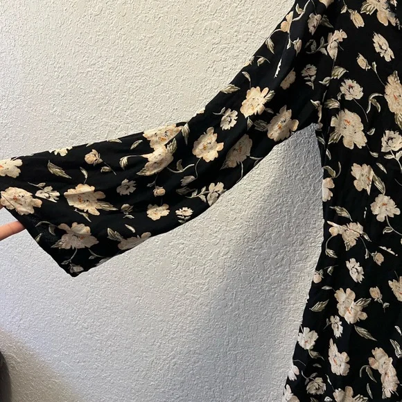 Elan International Maxi Wrap Dress - Picture 7 of 10